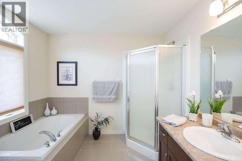 Photo 21 of 69 Winslow Way, Stoney Creek ON