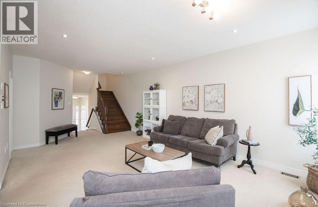 Photo 15 of 69 Winslow Way, Stoney Creek ON