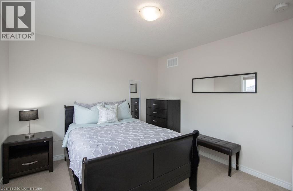 Photo 34 of 69 Winslow Way, Stoney Creek ON