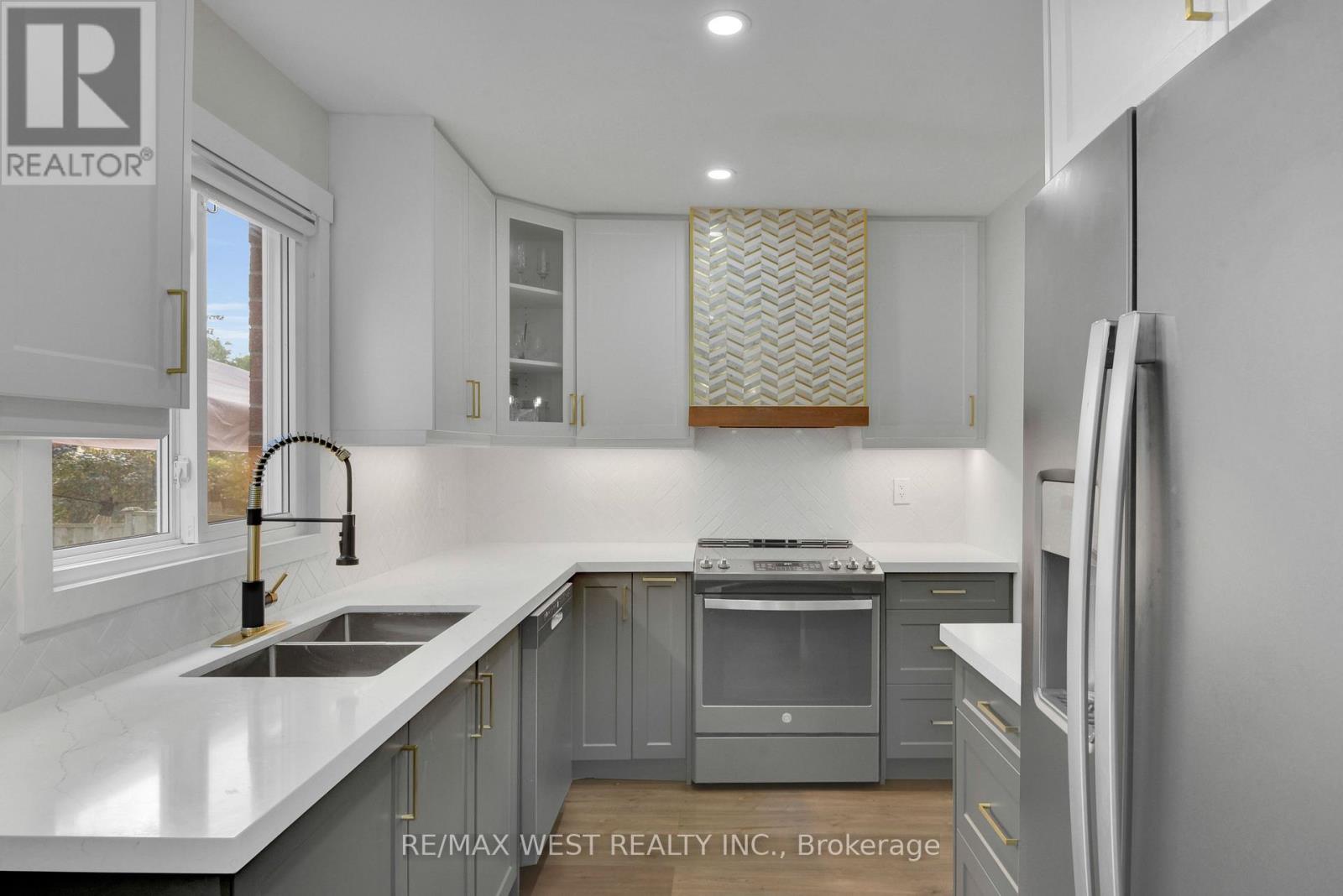 Photo 8 of 703 Mountjoy Court, Oshawa ON
