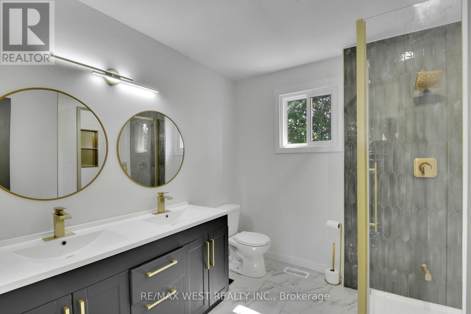 Photo 13 of 703 Mountjoy Court, Oshawa ON