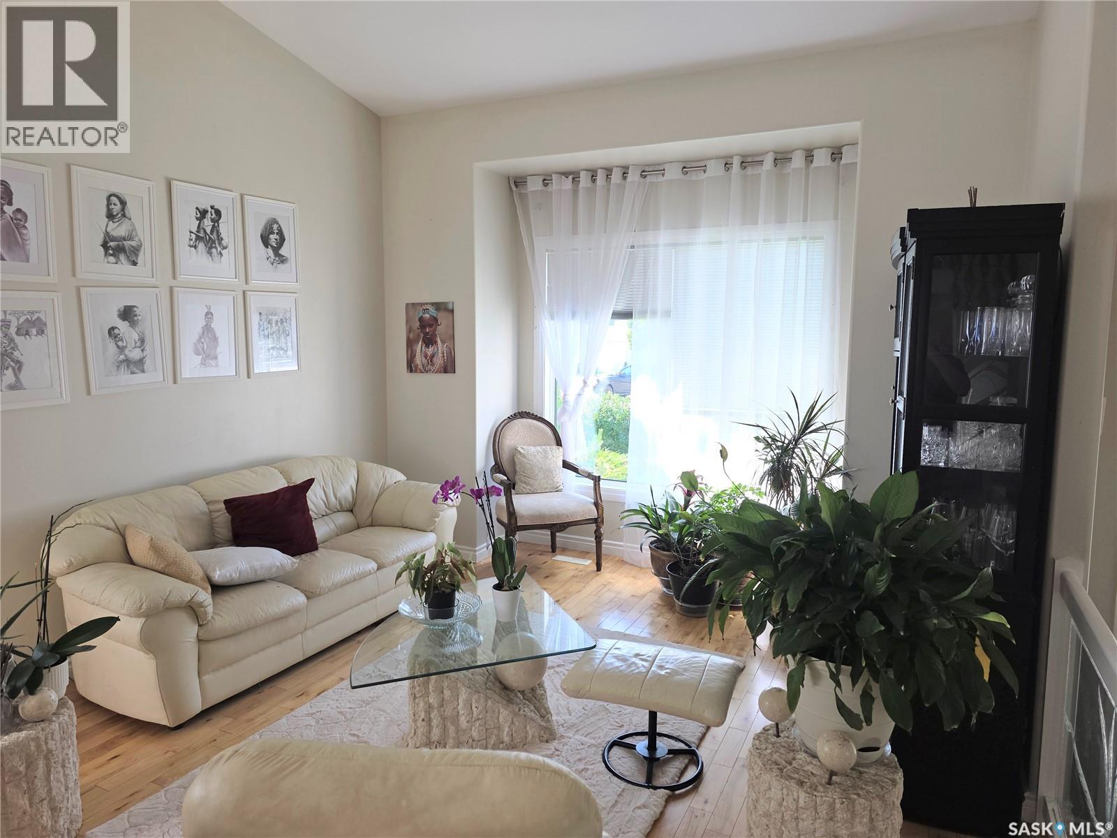 Photo 15 of 306 Blackthorn Crescent, Saskatoon SK