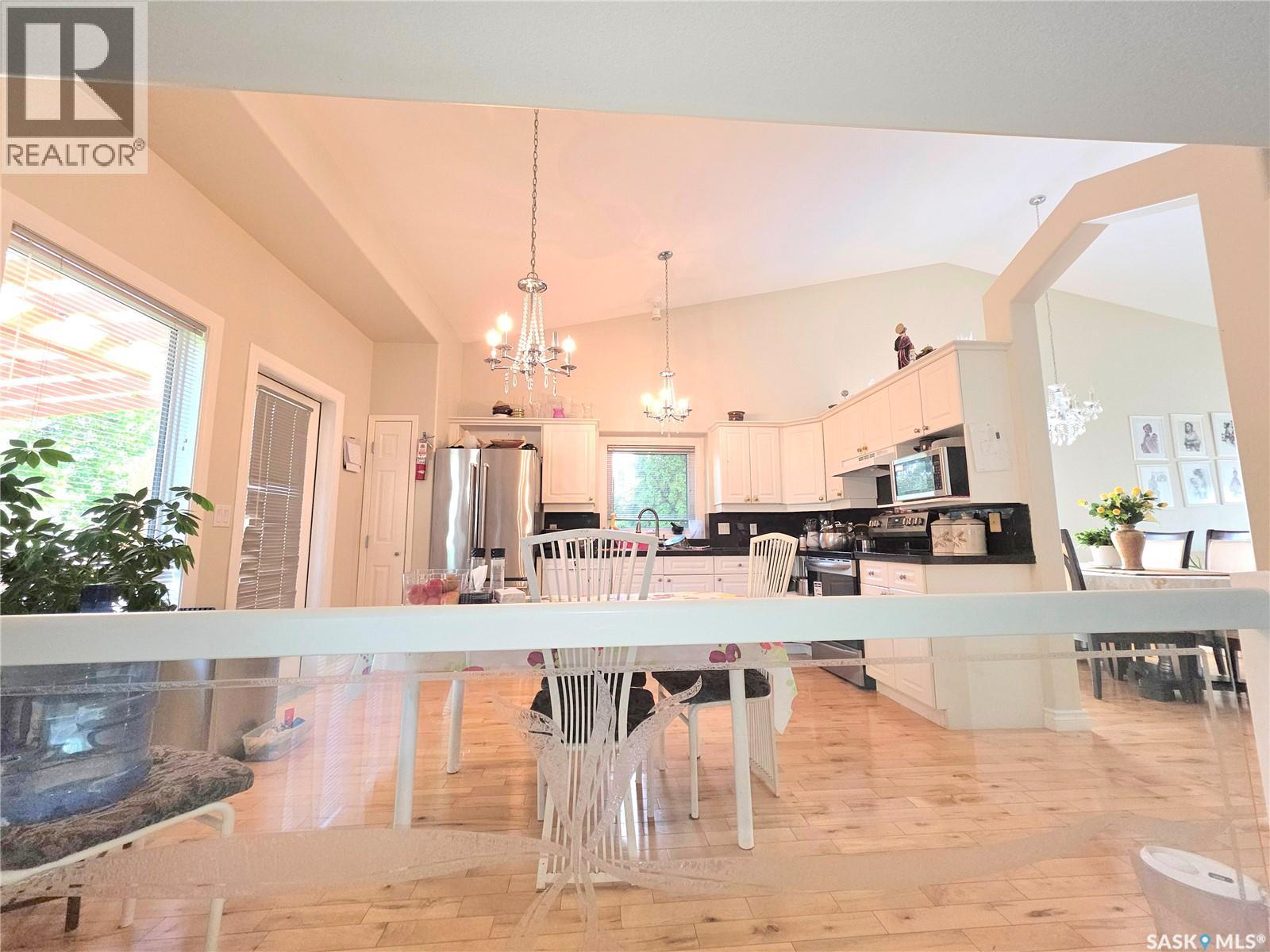 Photo 8 of 306 Blackthorn Crescent, Saskatoon SK