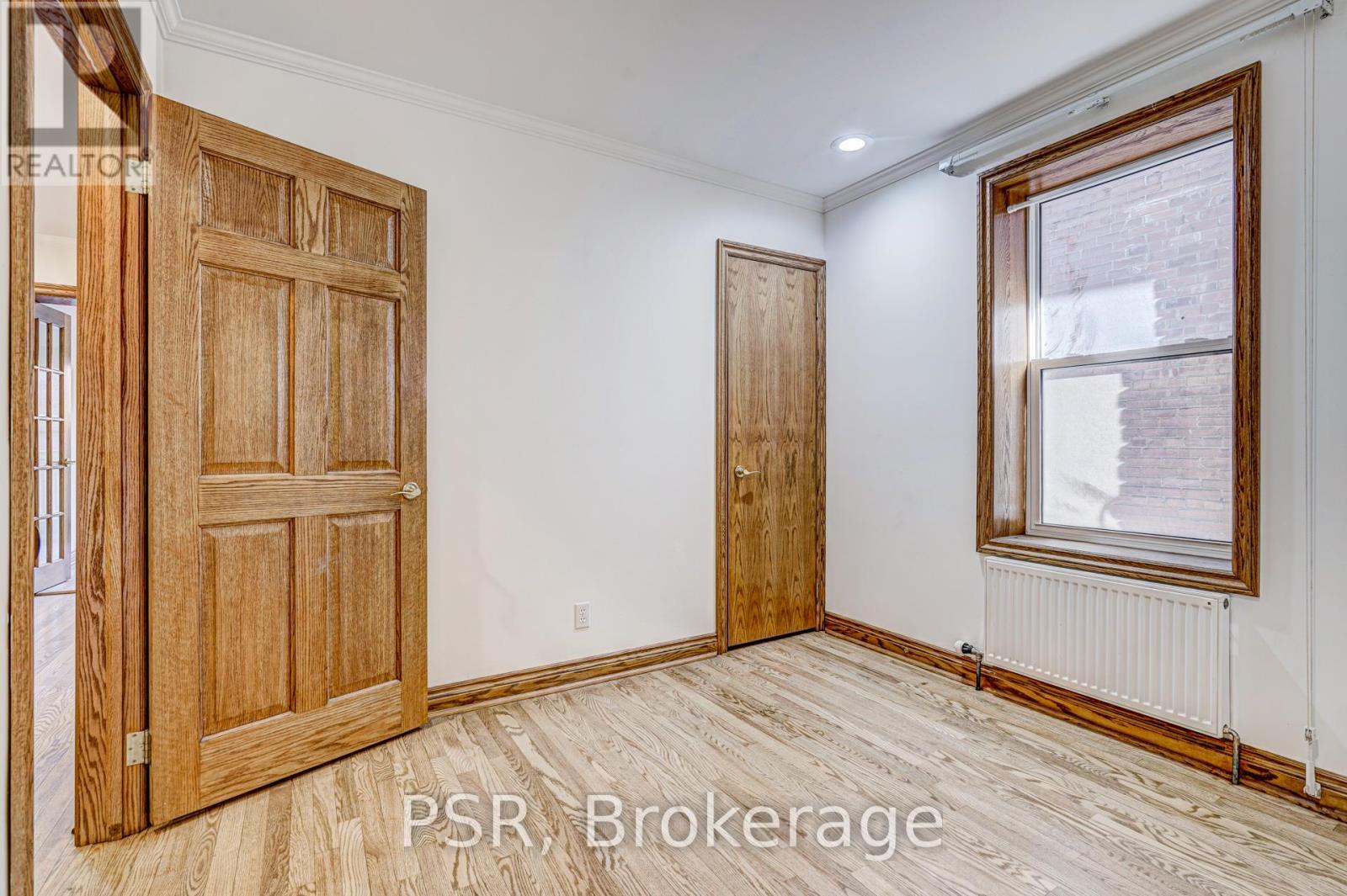 Photo 10 of 98 Roselawn Avenue, Toronto ON