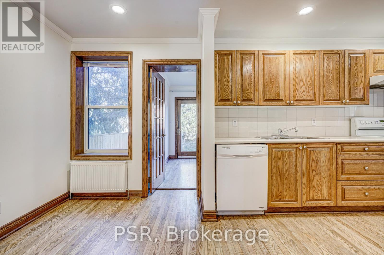 Photo 12 of 98 Roselawn Avenue, Toronto ON