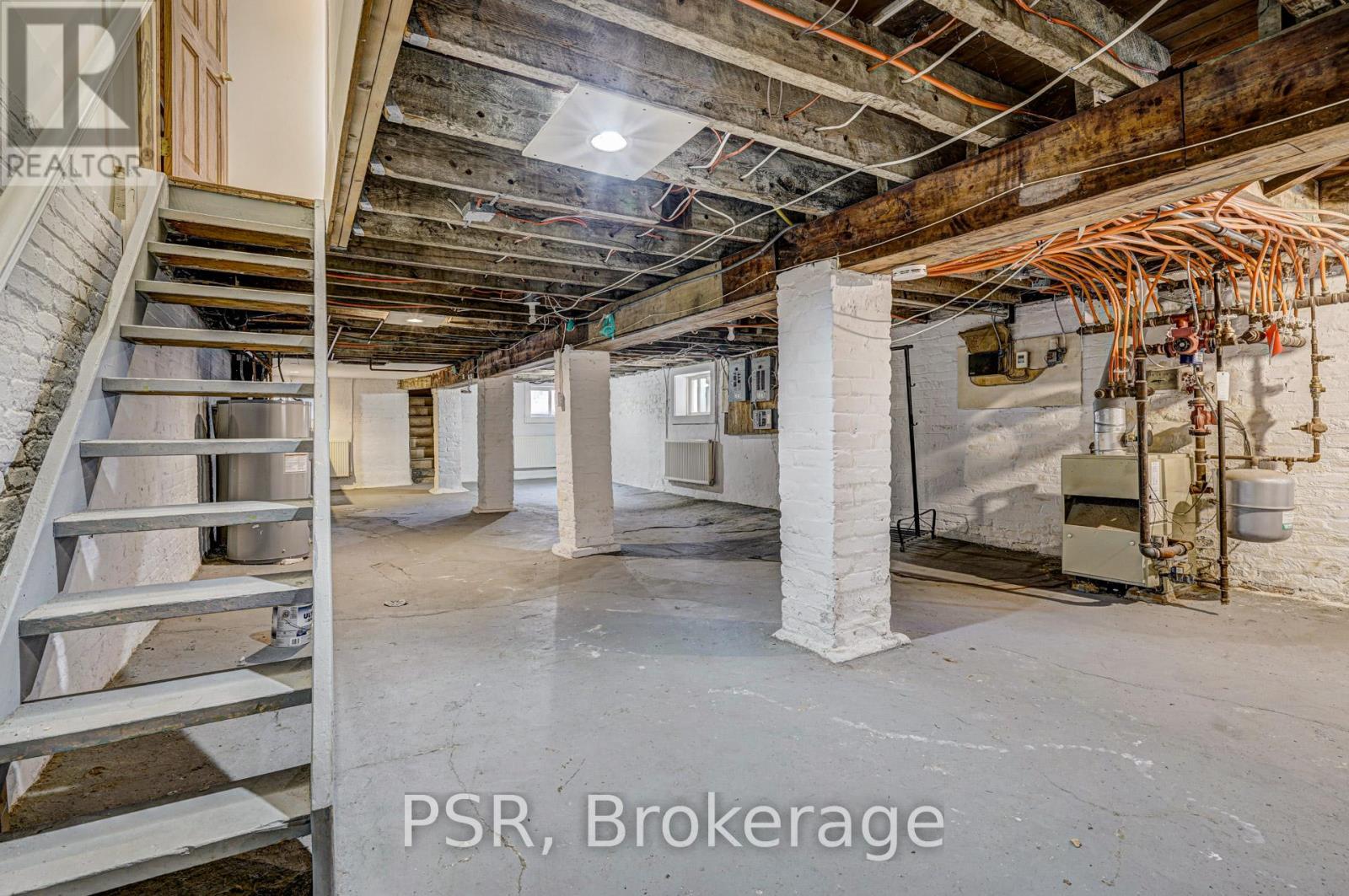 Photo 26 of 98 Roselawn Avenue, Toronto ON