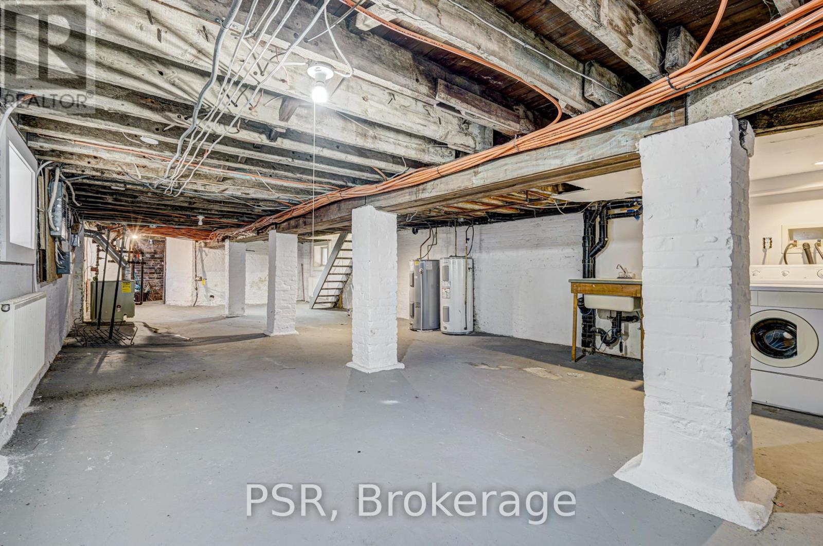 Photo 27 of 98 Roselawn Avenue, Toronto ON