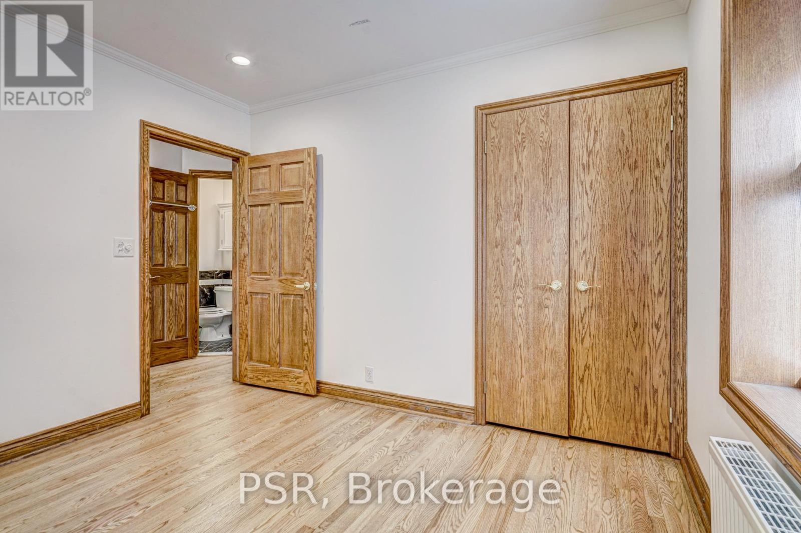 Photo 8 of 98 Roselawn Avenue, Toronto ON