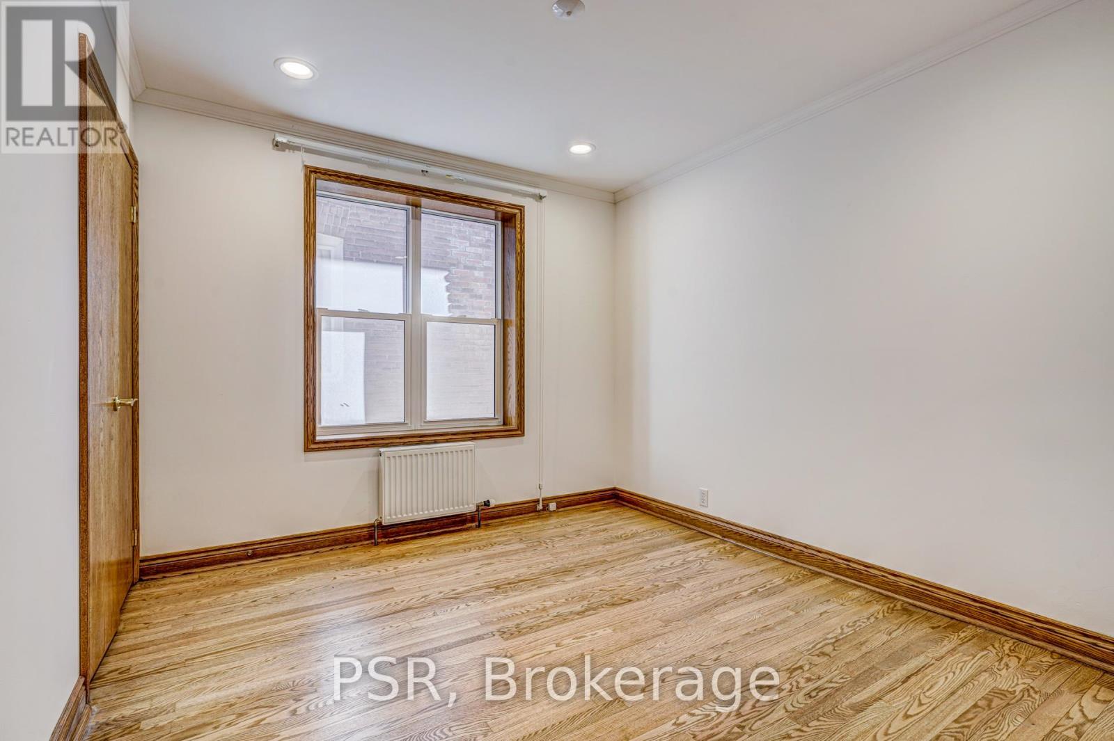 Photo 6 of Main 98 Roselawn Avenue, Toronto ON