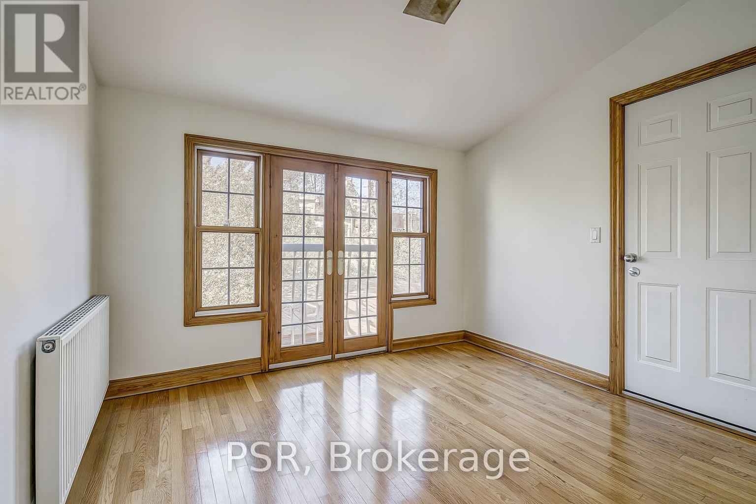 Photo 10 of Upper 98 Roselawn Avenue, Toronto ON