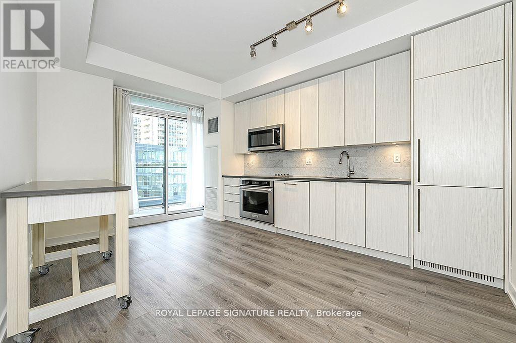 Photo 10 of 611 38 Iannuzzi Street, Toronto ON