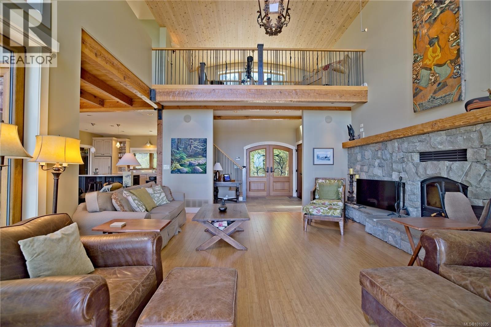  2 37 Salamanca Road, Galiano Island