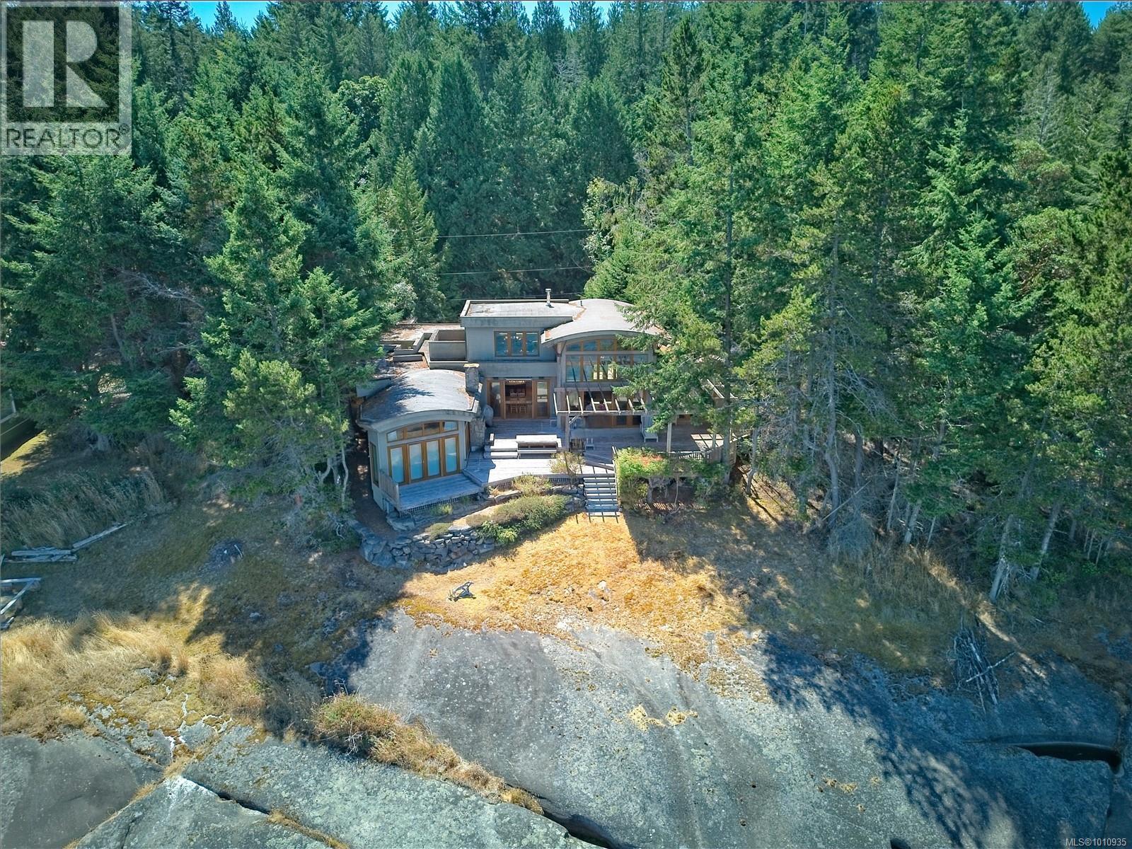  2 37 Salamanca Road, Galiano Island