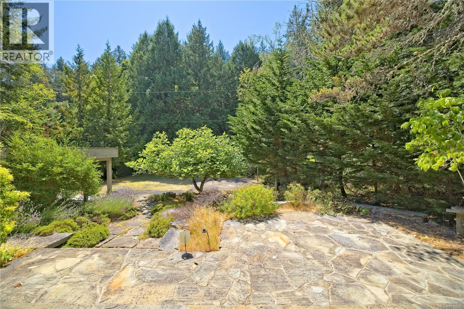  2 37 Salamanca Road, Galiano Island