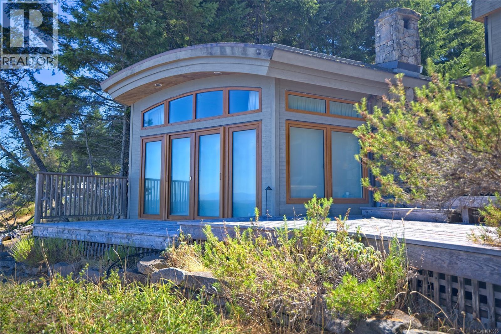  2 37 Salamanca Road, Galiano Island