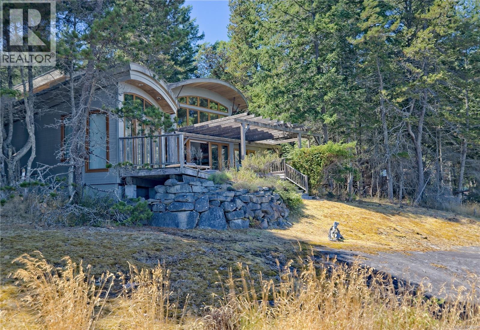  2 37 Salamanca Road, Galiano Island