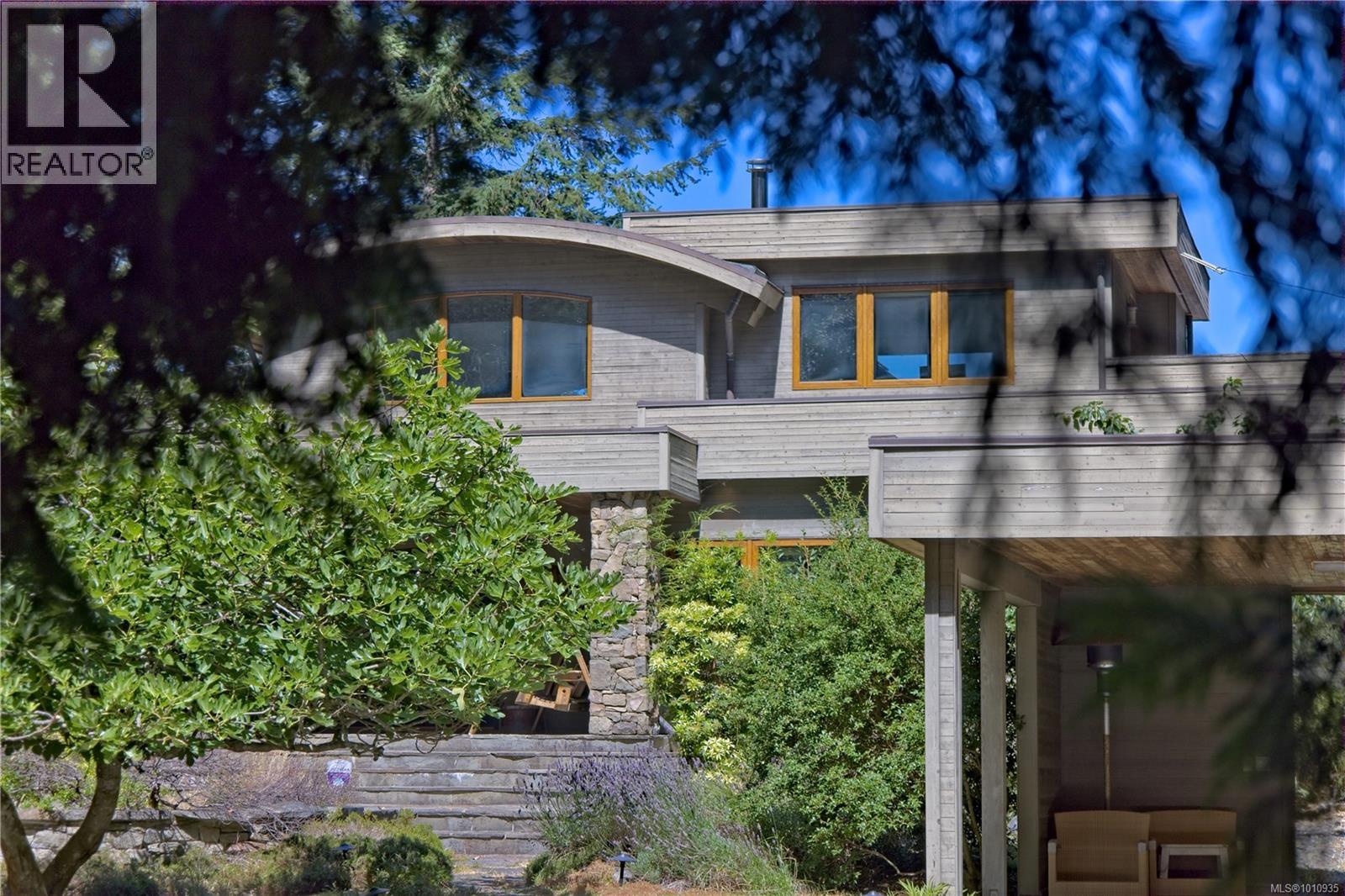  2 37 Salamanca Road, Galiano Island