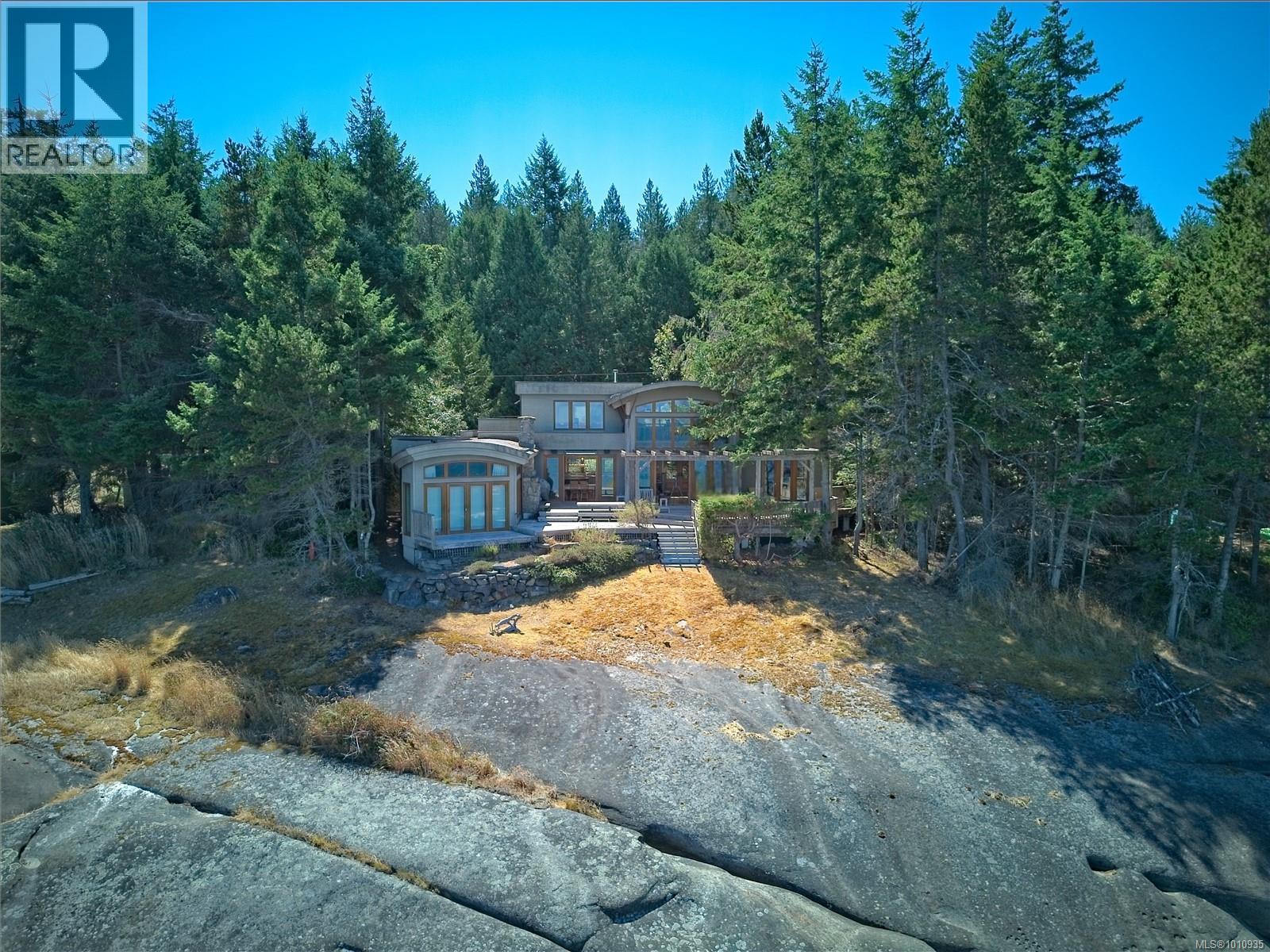  2 37 Salamanca Road, Galiano Island