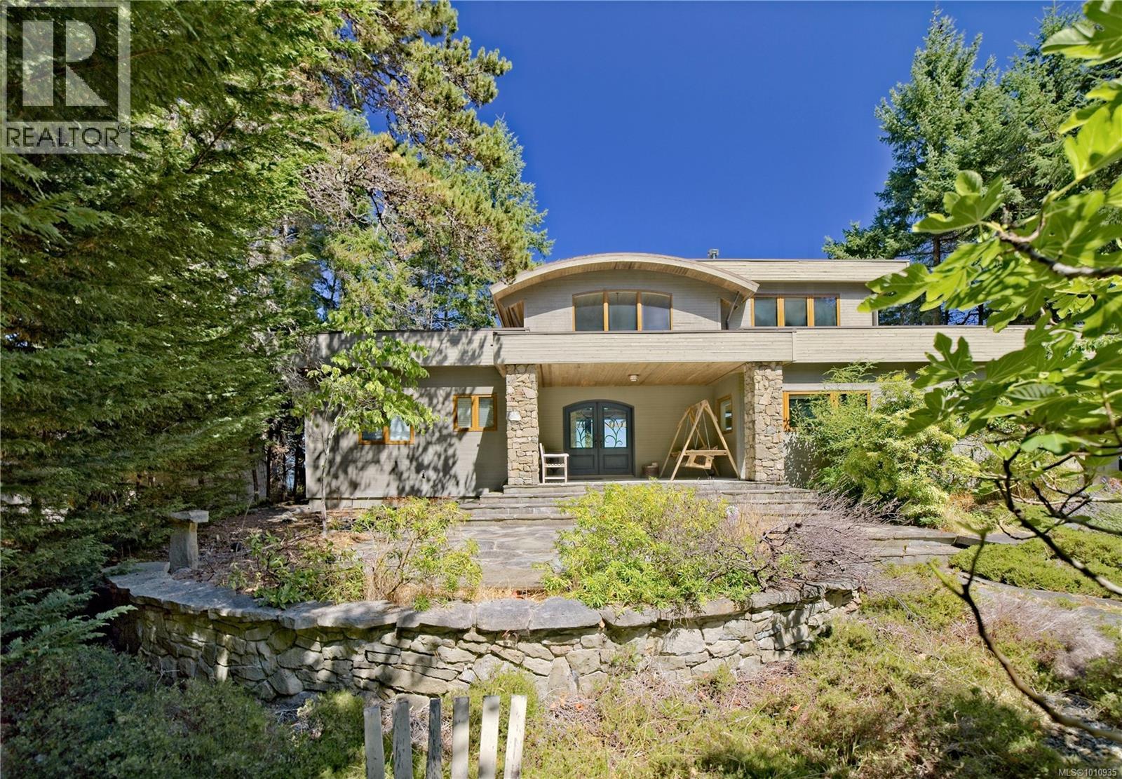  2 37 Salamanca Road, Galiano Island