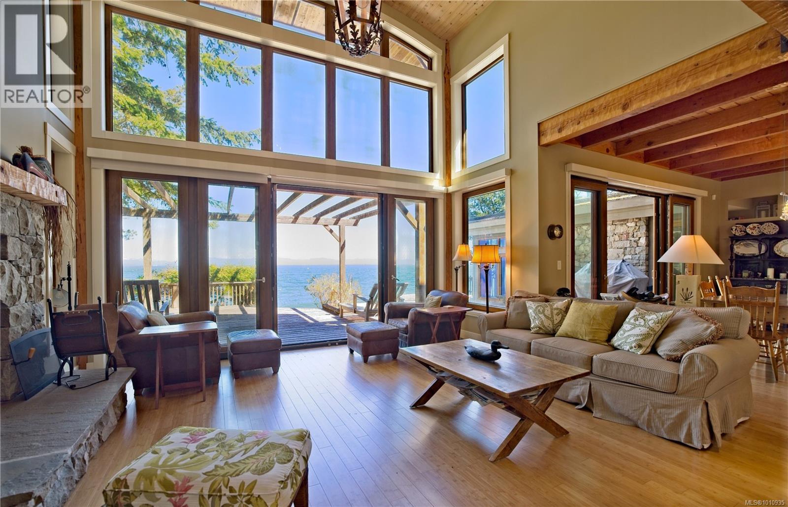  2 37 Salamanca Road, Galiano Island
