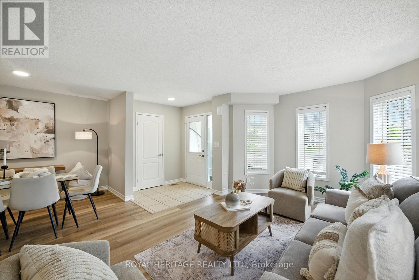 Photo 10 of 159 Carnwith Drive E, Whitby ON