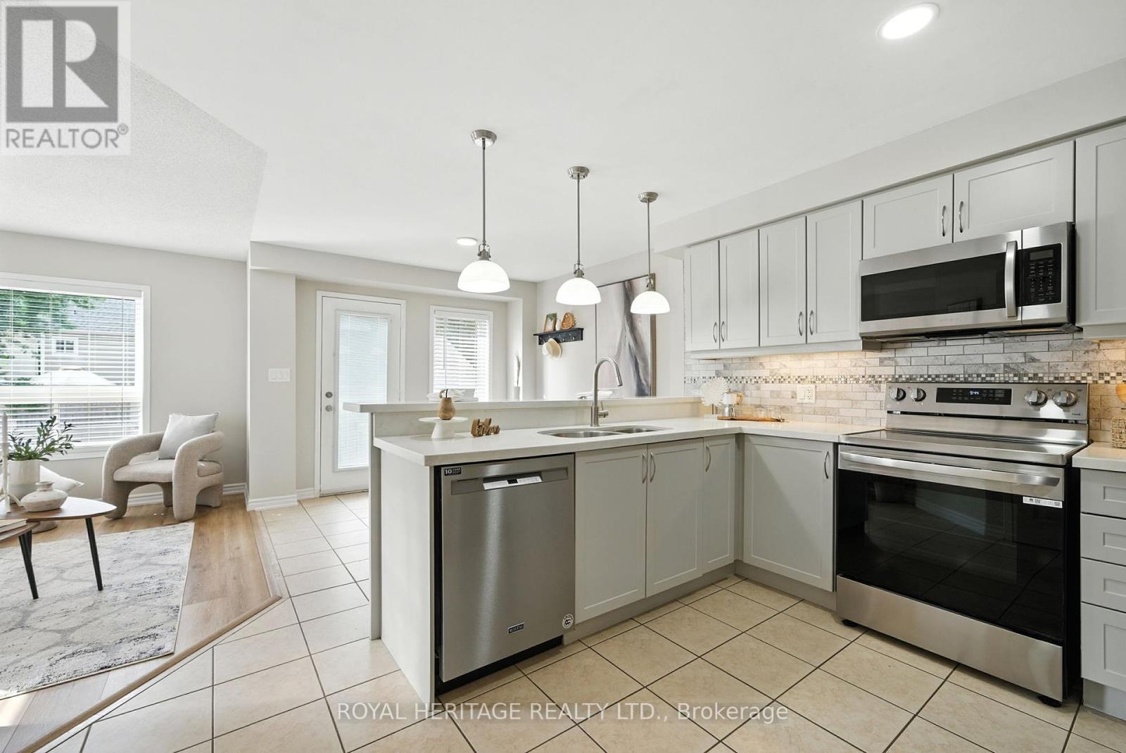 Photo 14 of 159 Carnwith Drive E, Whitby ON