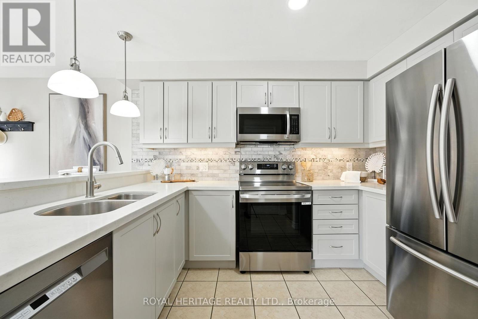 Photo 15 of 159 Carnwith Drive E, Whitby ON