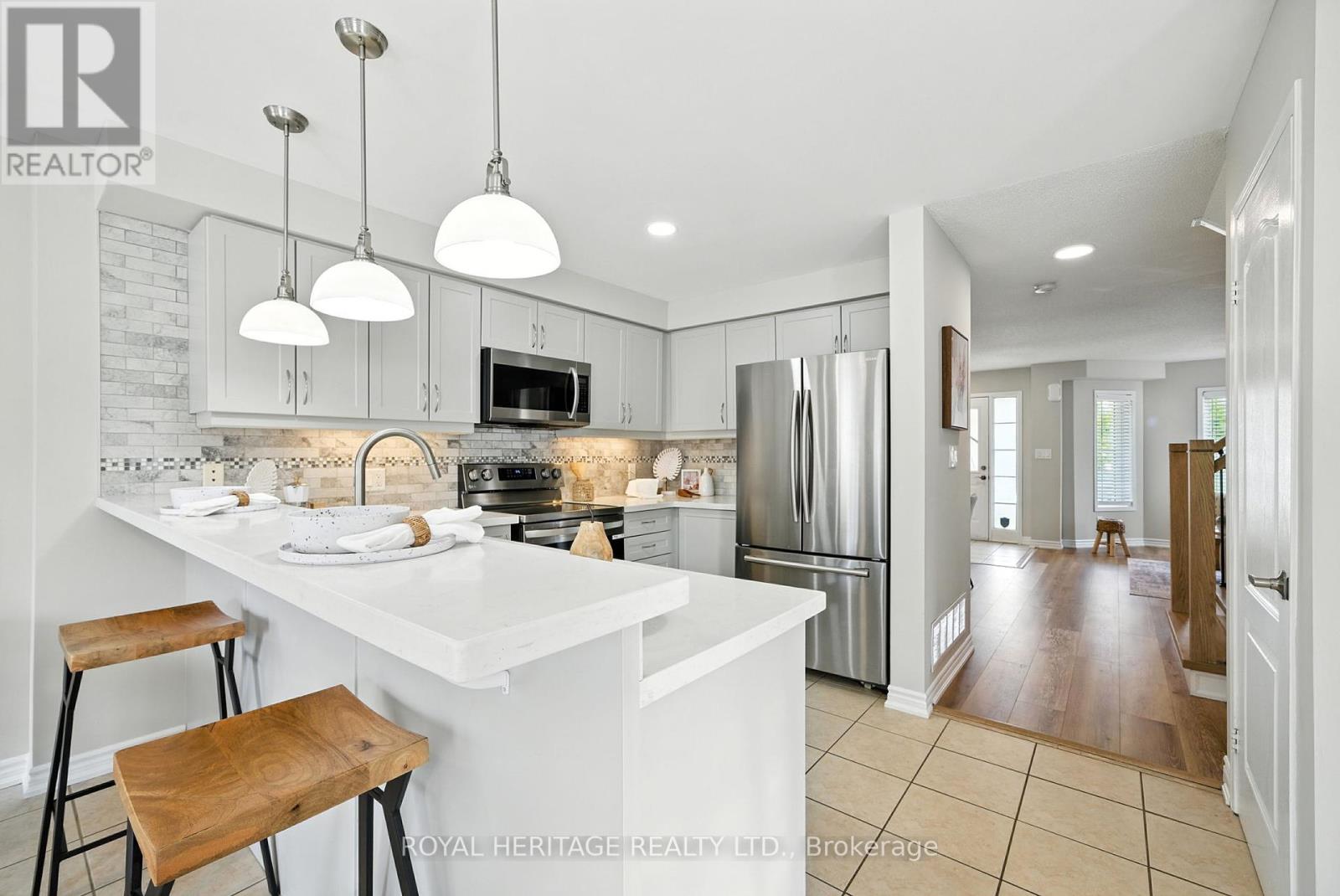 Photo 17 of 159 Carnwith Drive E, Whitby ON