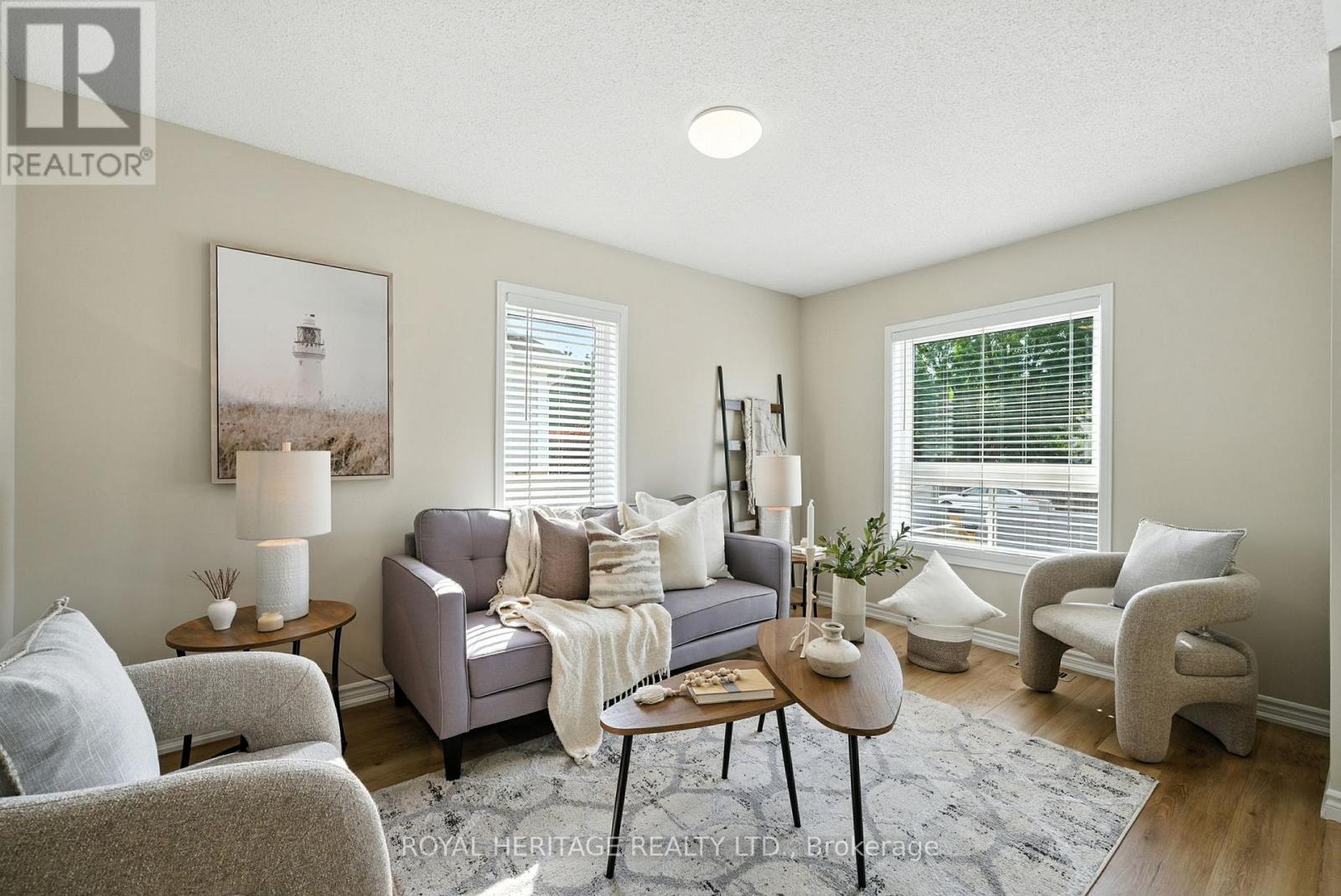 Photo 18 of 159 Carnwith Drive E, Whitby ON