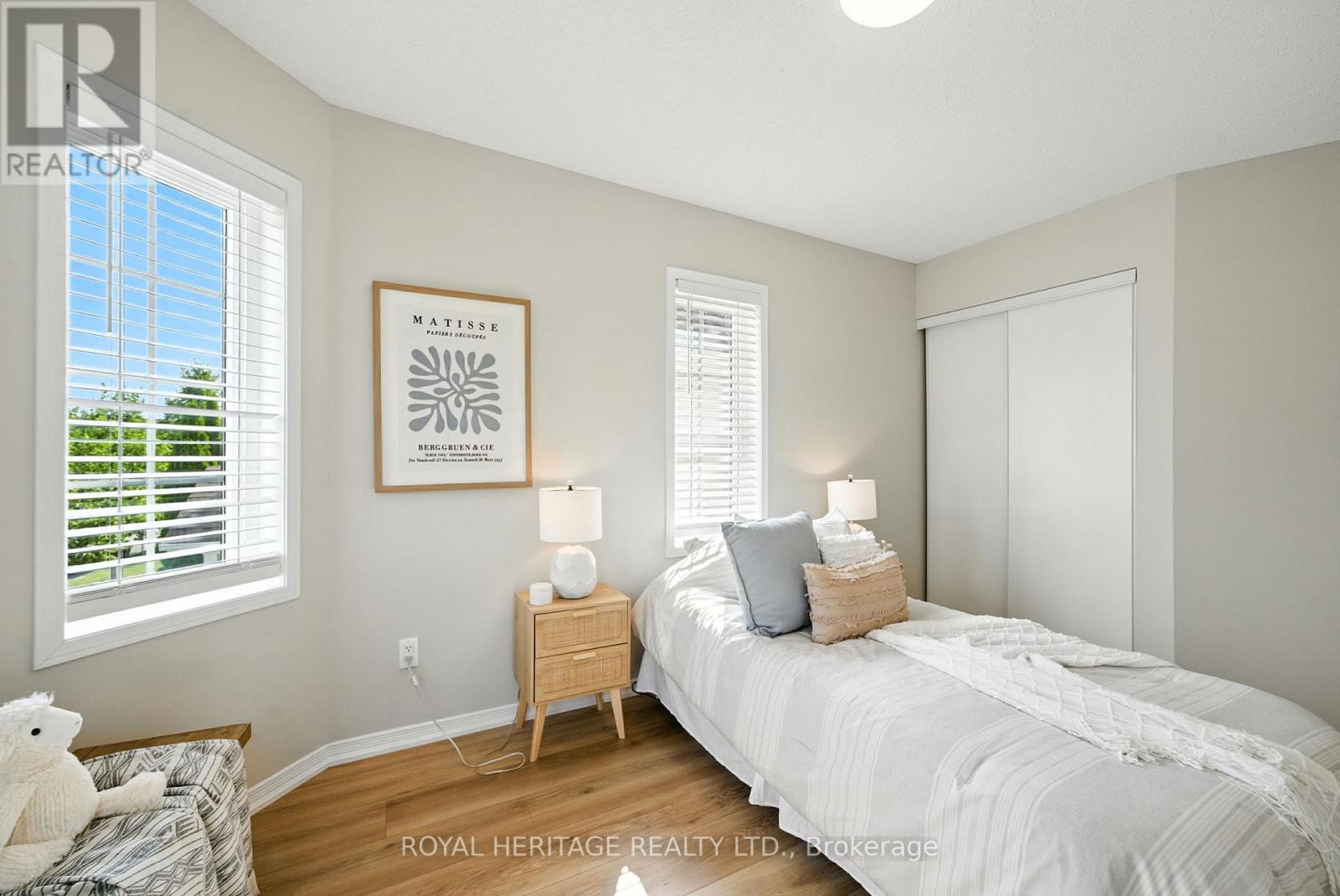 Photo 26 of 159 Carnwith Drive E, Whitby ON