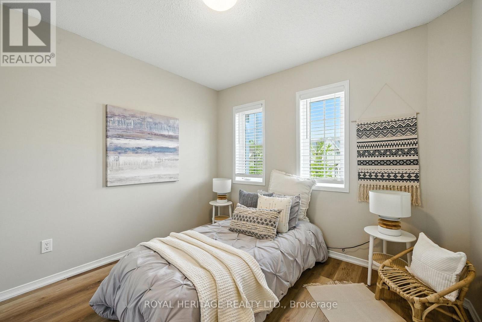 Photo 27 of 159 Carnwith Drive E, Whitby ON