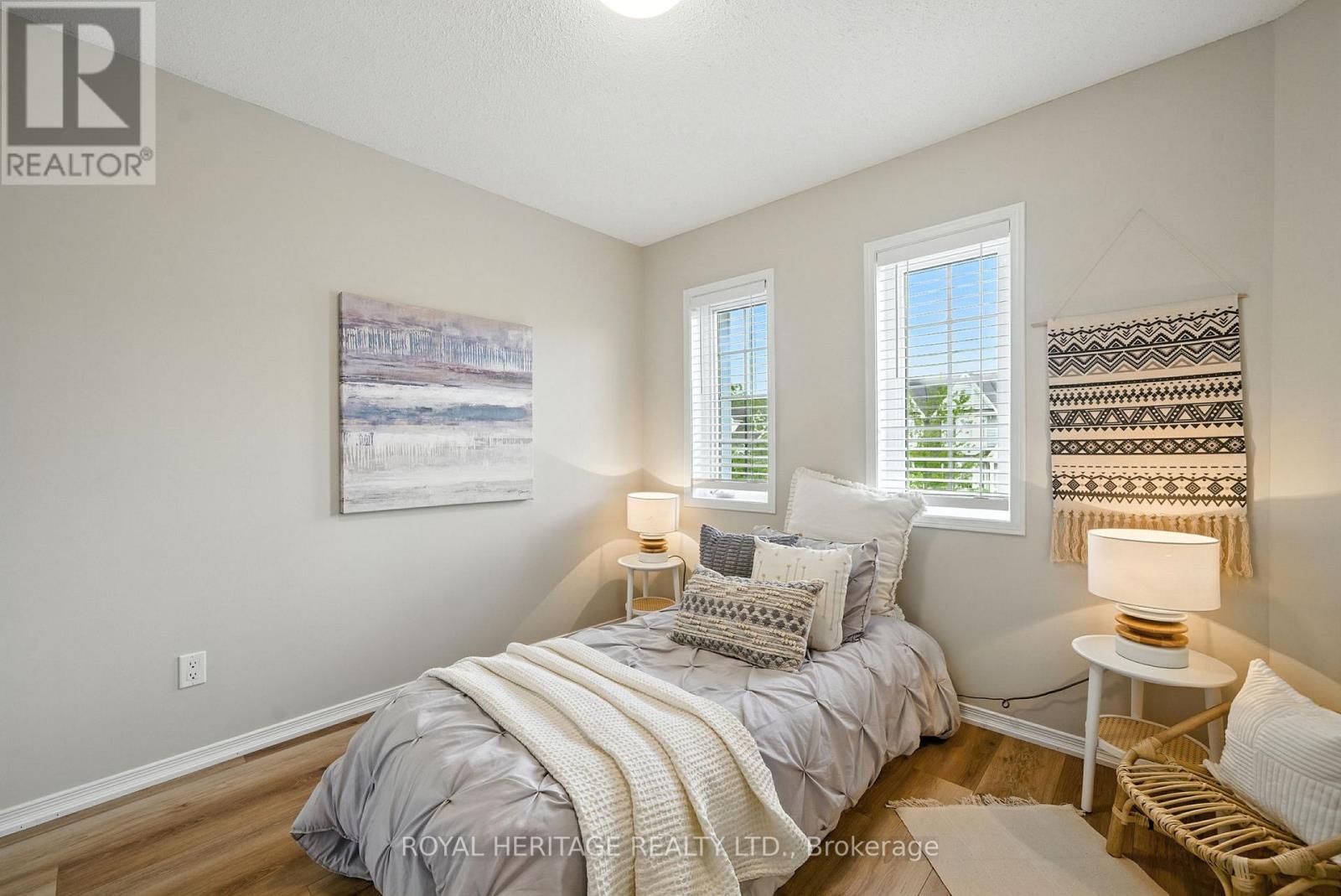 Photo 29 of 159 Carnwith Drive E, Whitby ON