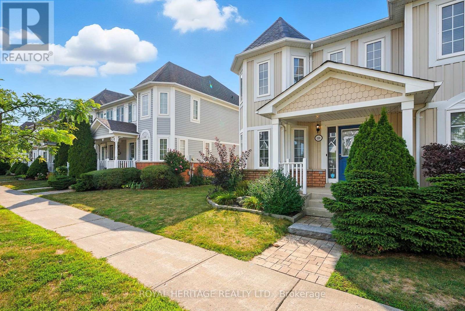 Photo 3 of 159 Carnwith Drive E, Whitby ON