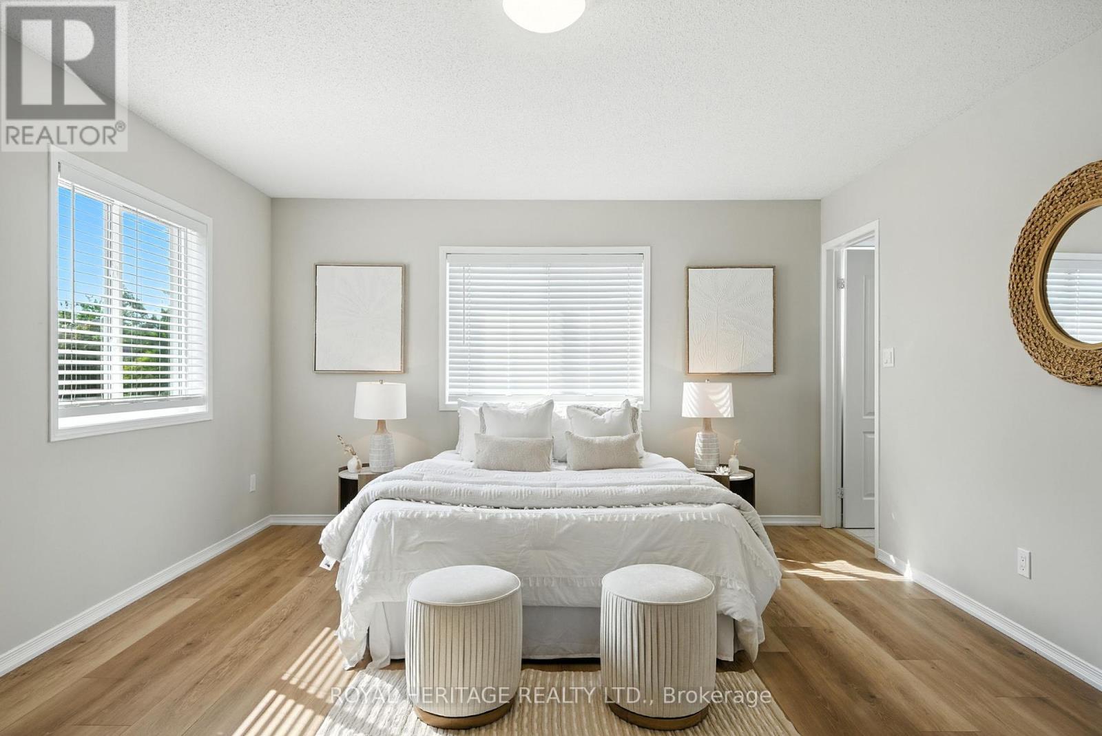 Photo 33 of 159 Carnwith Drive E, Whitby ON
