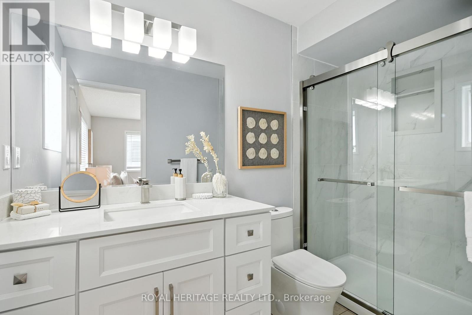 Photo 35 of 159 Carnwith Drive E, Whitby ON