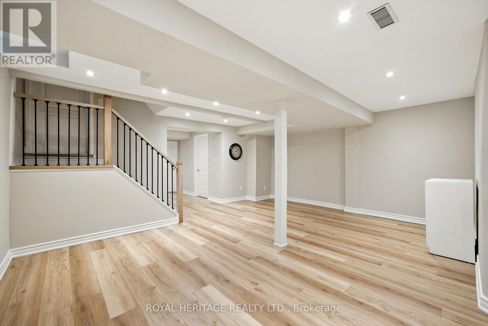 Photo 39 of 159 Carnwith Drive E, Whitby ON