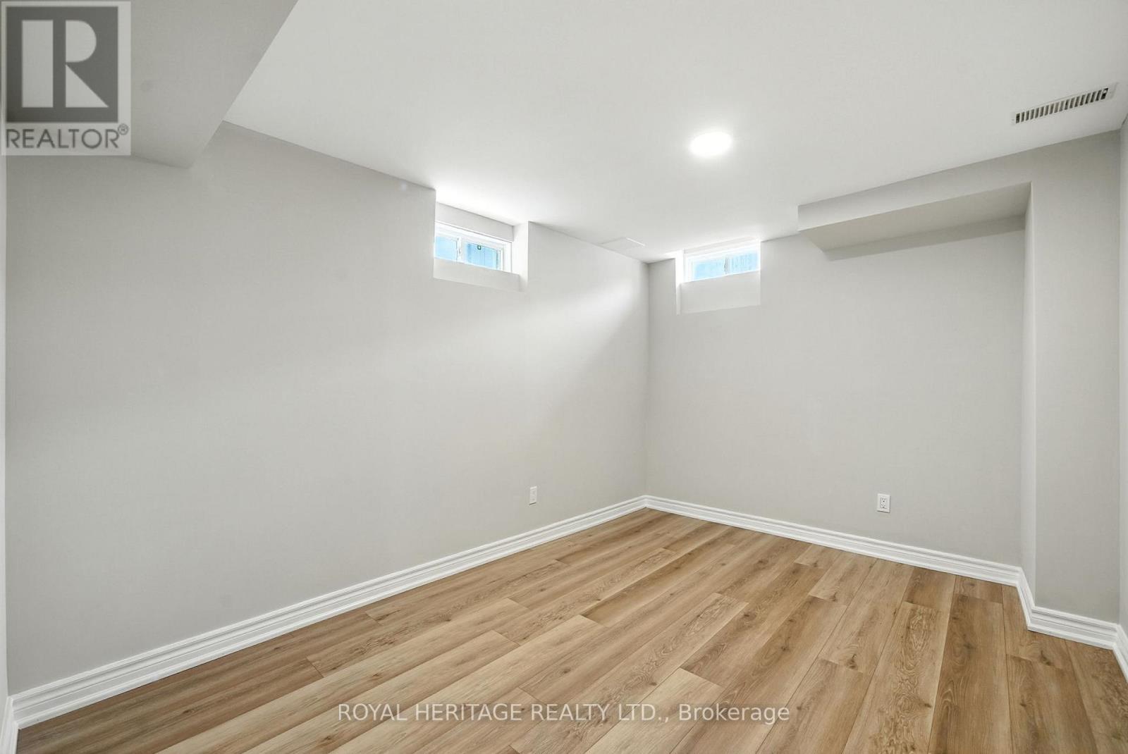 Photo 40 of 159 Carnwith Drive E, Whitby ON