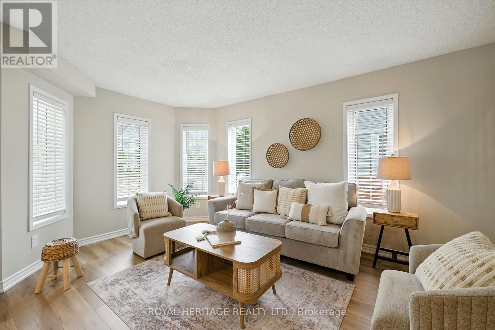 Photo 8 of 159 Carnwith Drive E, Whitby ON