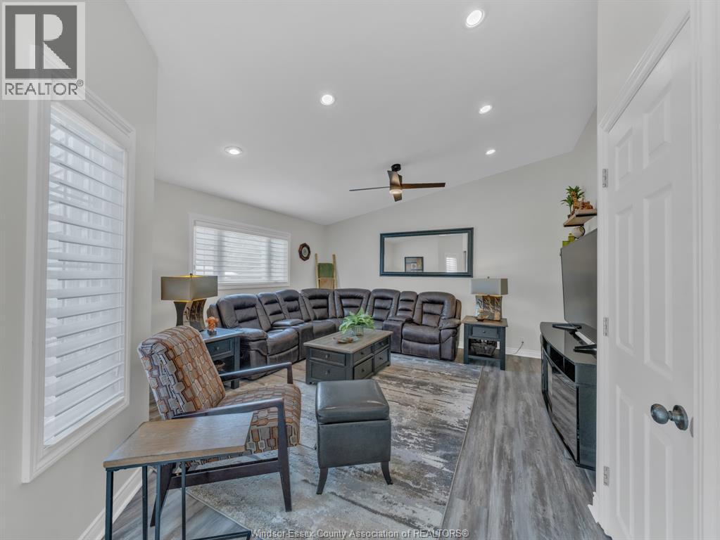 Photo 14 of 4345 Pleasant Place, Windsor ON