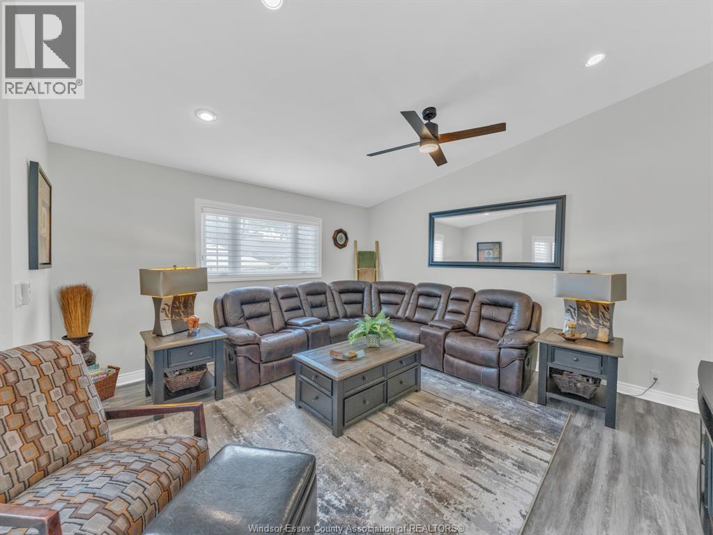 Photo 15 of 4345 Pleasant Place, Windsor ON