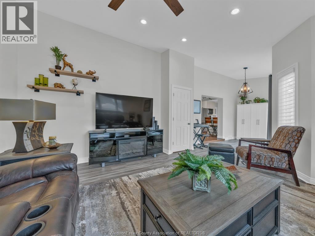 Photo 17 of 4345 Pleasant Place, Windsor ON