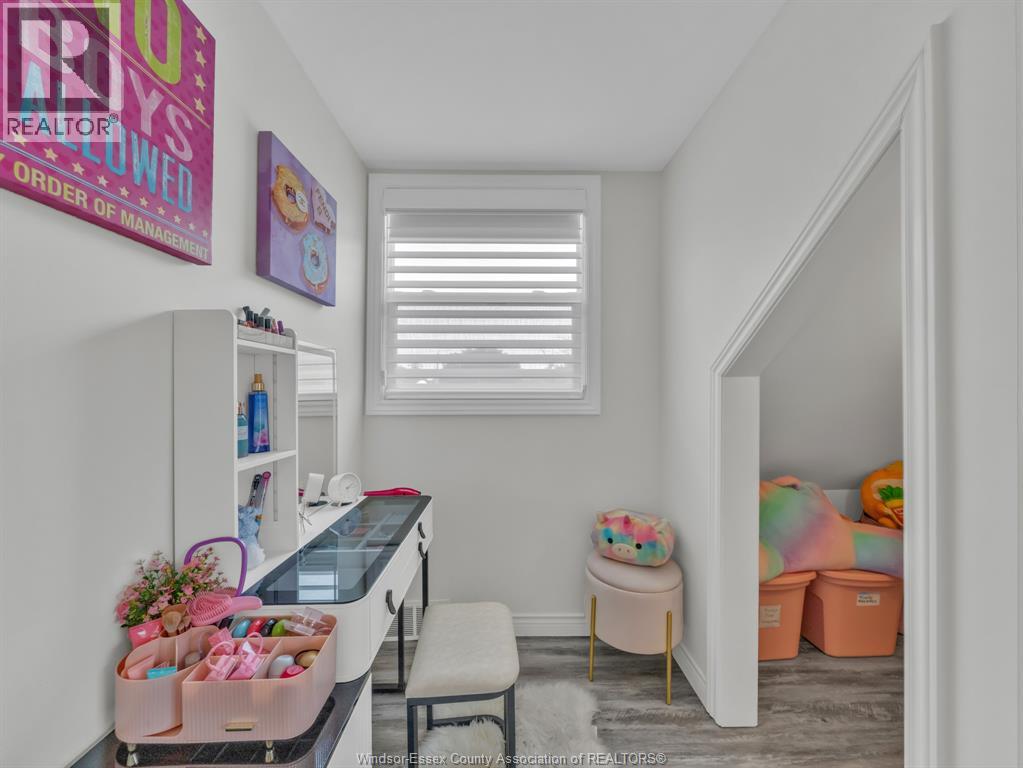 Photo 33 of 4345 Pleasant Place, Windsor ON