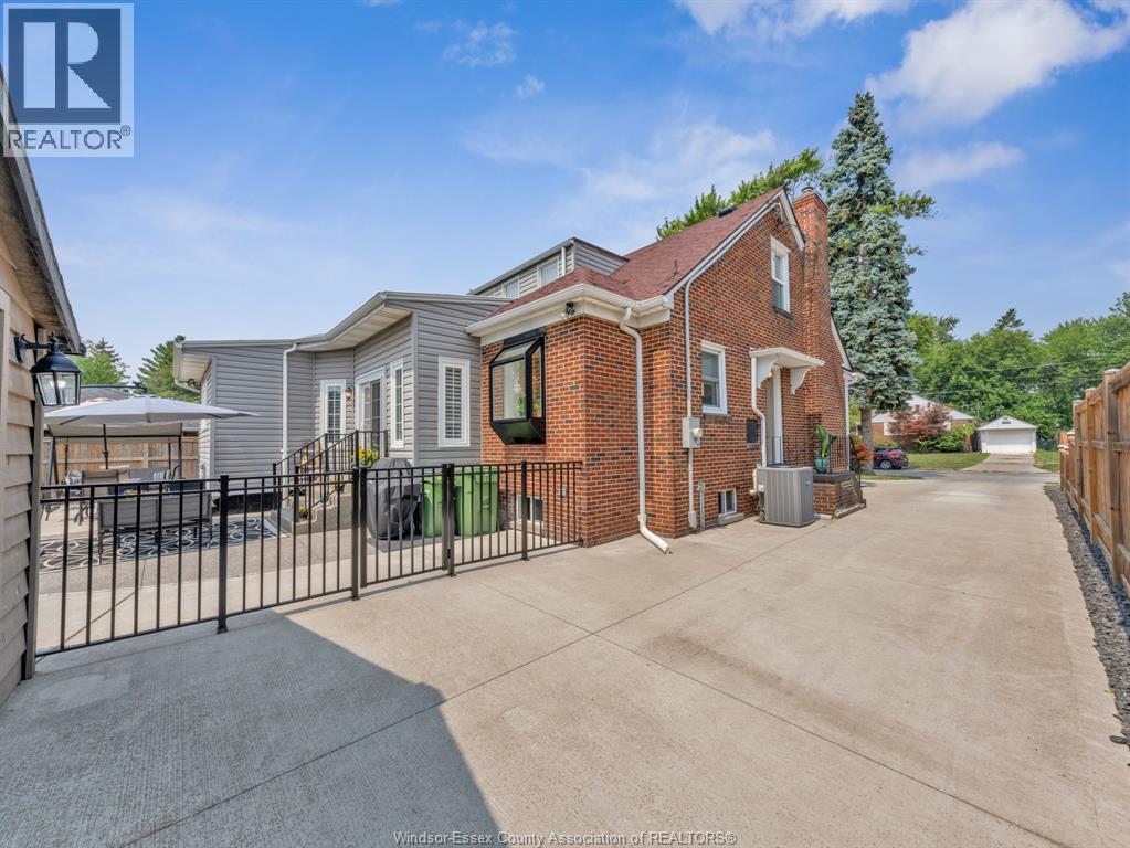Photo 42 of 4345 Pleasant Place, Windsor ON