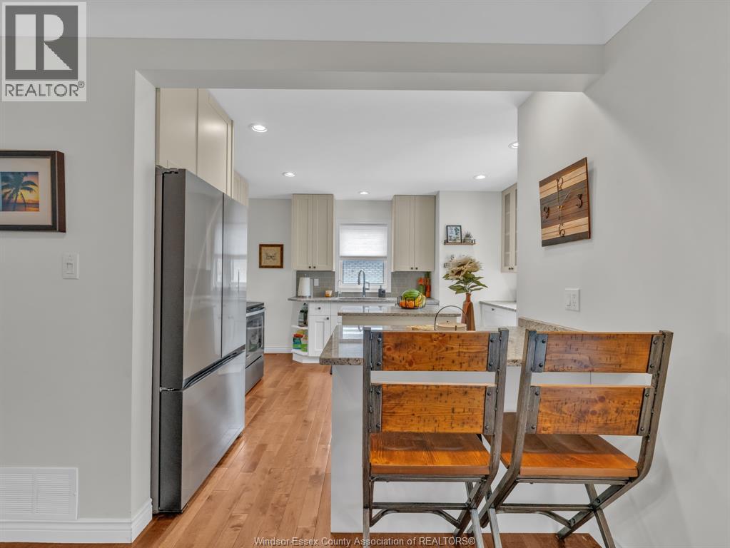 Photo 8 of 4345 Pleasant Place, Windsor ON