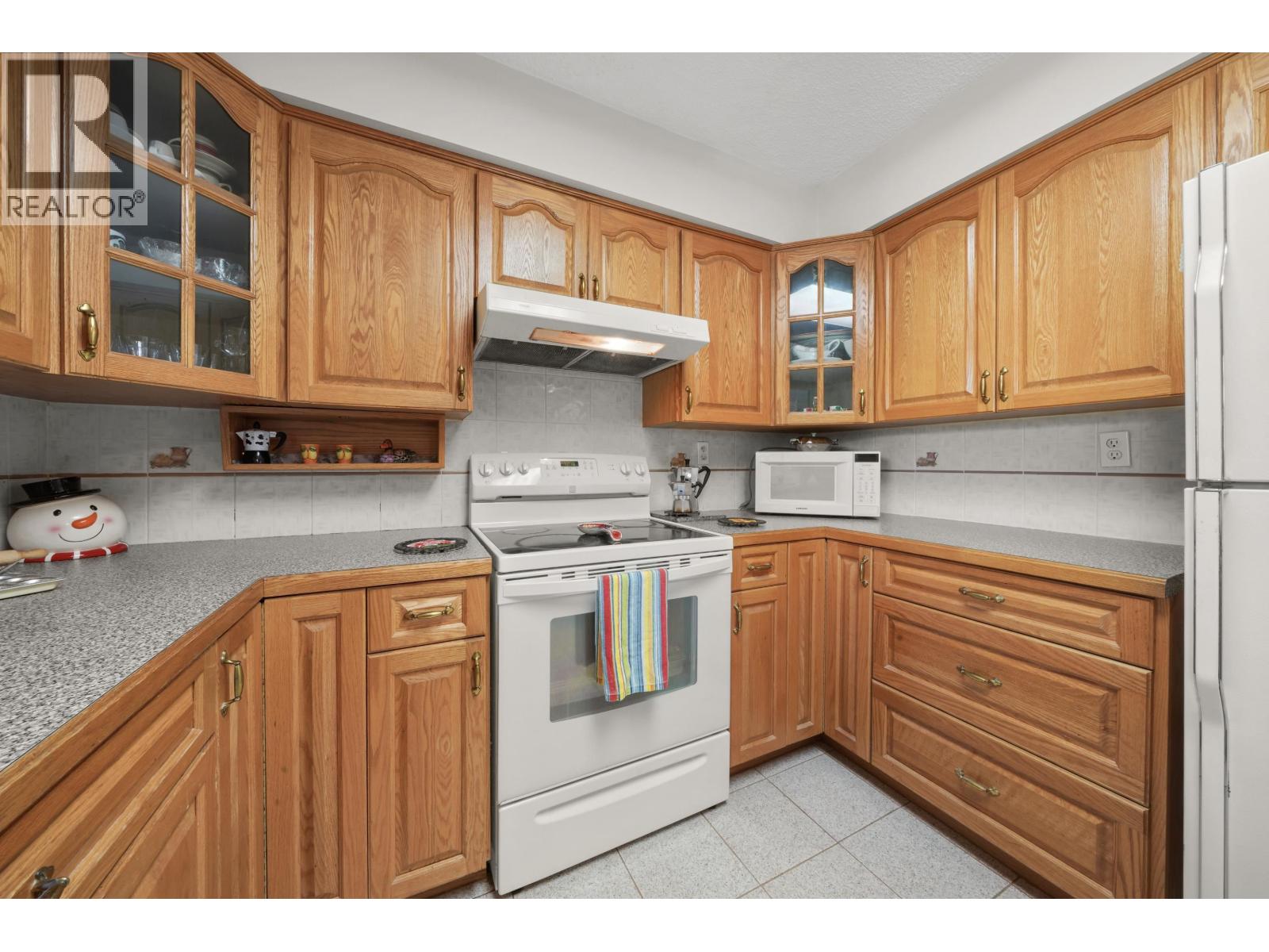 Photo 22 of 567 Clare Avenue, Burnaby BC