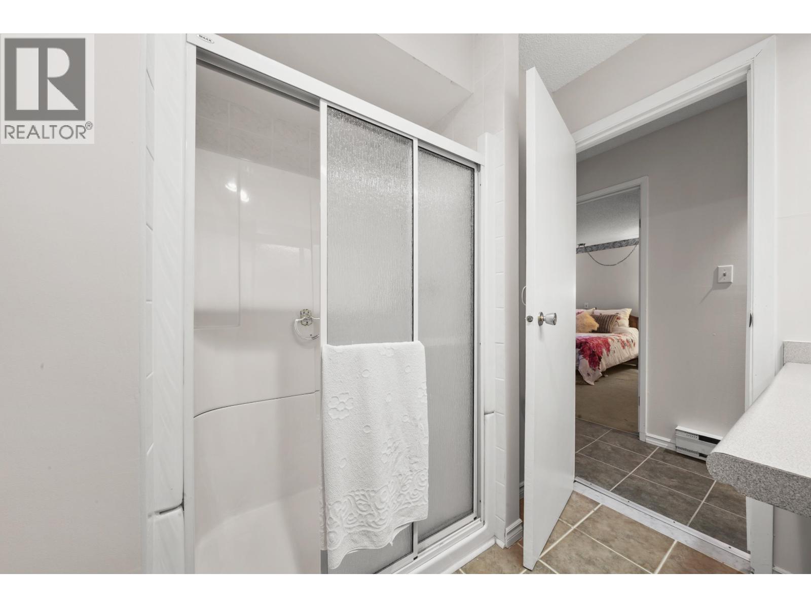 Photo 18 of 567 Clare Avenue, Burnaby BC