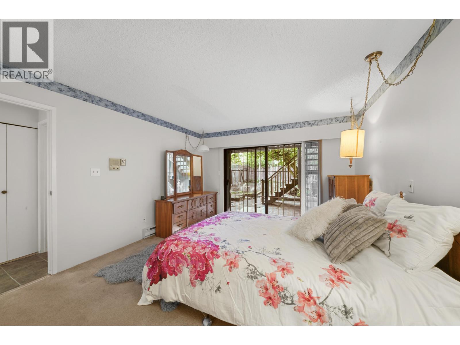 Photo 9 of 567 Clare Avenue, Burnaby BC
