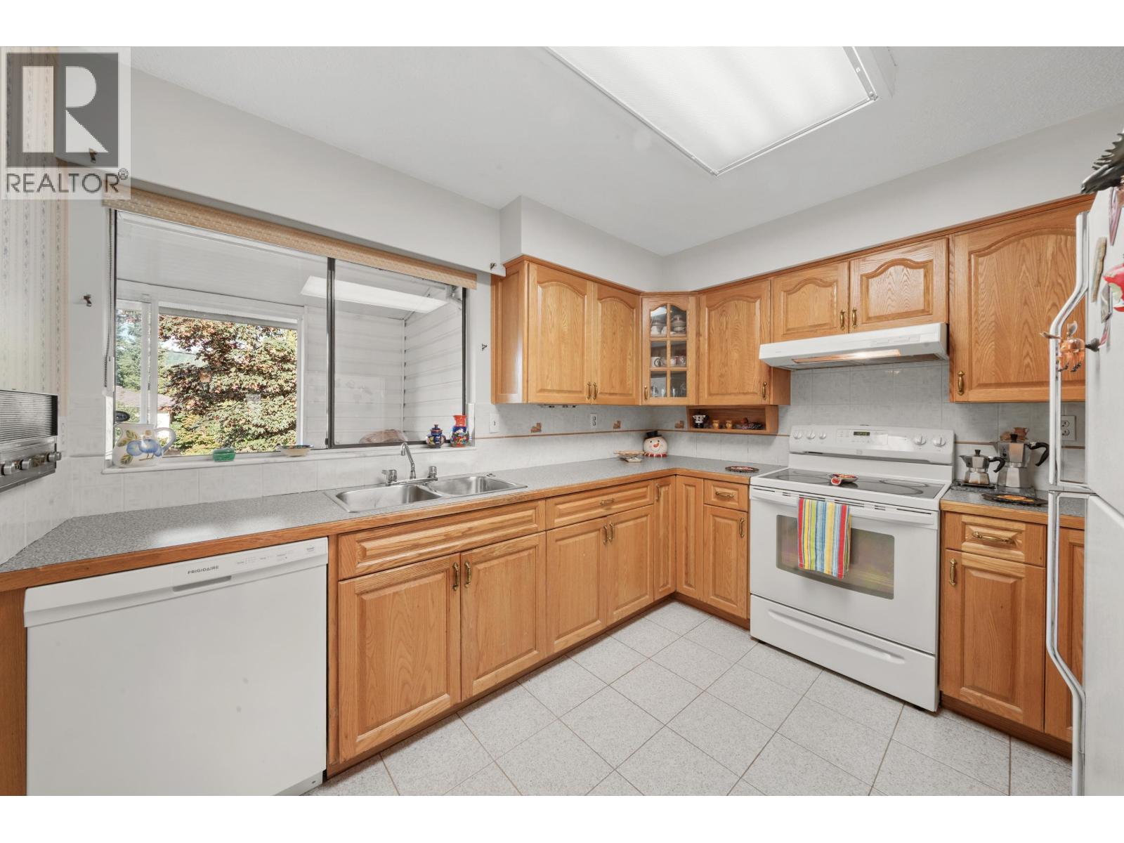 Photo 21 of 567 Clare Avenue, Burnaby BC