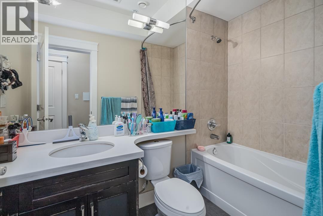 Photo 17 of 1507 E 55th Avenue, Vancouver BC