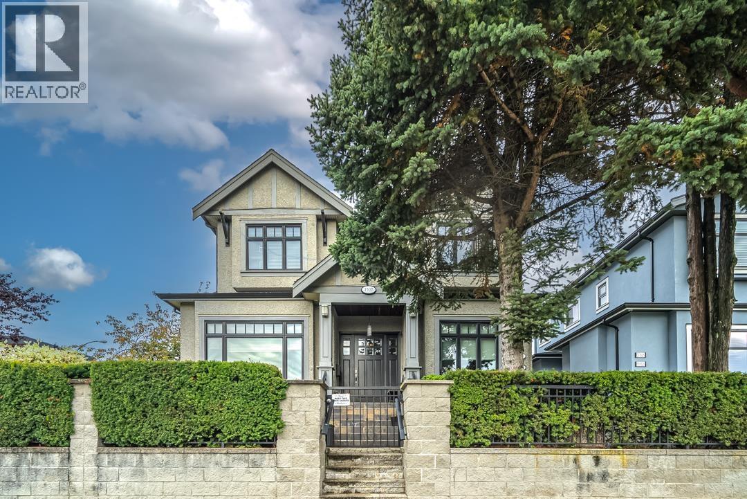 Photo 2 of 1507 E 55th Avenue, Vancouver BC
